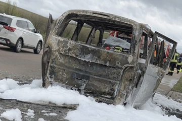 Unfall und Stau auf Thüringer Autobahnen: Fahrzeuge brennen aus