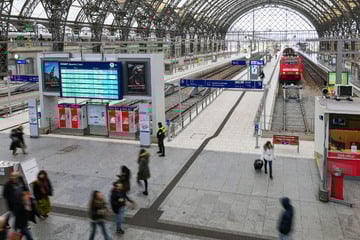 Dresden: Angriff im Dresdner Hauptbahnhof: 17-Jährige kauert weinend am Boden