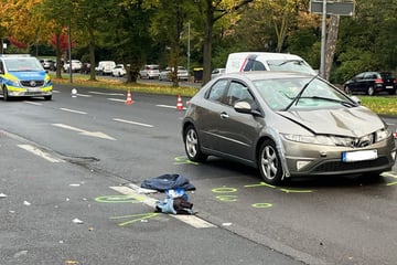 72-Jähriger will den Bus erreichen: Jetzt ist sein Leben in Gefahr