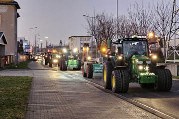 Aus Protest gegen die Ampel-Pläne: Mehr als 200 Traktoren ziehen durch Leipzig