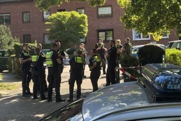 Aggressiver Fahrgast löst Großeinsatz aus: Polizei schießt Mann ins Bein