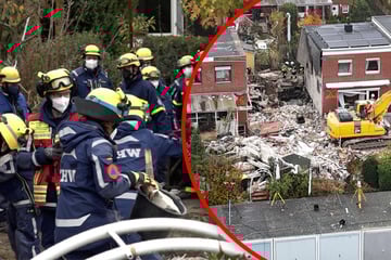 Einsatzkräfte finden Leiche nach Explosion eines Reihenhauses