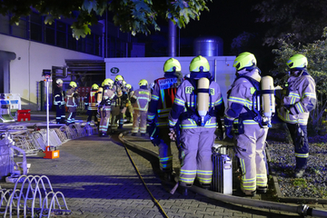 Verteilerkasten fängt Feuer: Beliebtes Schwimmbad im Kölner Umland von Brand betroffen