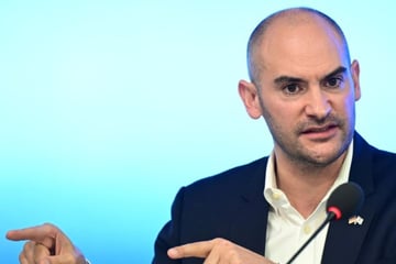 Akademiker weniger belastet? Wer studiert, soll laut Finanzminister Bayaz bis Ende 60 arbeiten