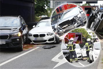 Köln: Mercedes-Fahrerin brettert über rote Ampel und sorgt für Massen-Crash