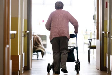 Aktenberge im Chemnitzer Rathaus: Hunderte Pflegehilfe-Anträge noch offen