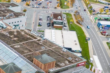 Chemnitz: Chemnitz: Kinder vor McDonald's bedroht und beklaut