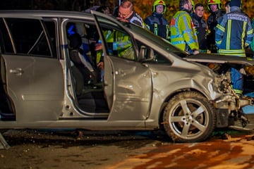 Frontalcrash in Region Stuttgart: 18-Jähriger stirbt am Unfallort