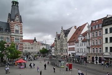 Erfurt: Mann wirft Glasflasche nach Mitarbeitern des Ordnungsamtes