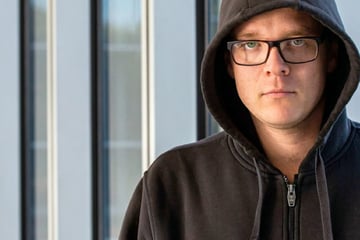 Hamburg: Protest-Demos starten: Nico Semsrott fordert Überprüfung rechtsextremer Parteien