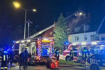 Großeinsatz bei Zimmerbrand in Nürnberg: Mehrere Personen schwer verletzt