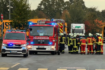 Etliche Verletzte nach Säureaustritt: Feuerwehr im Gefahrguteinsatz