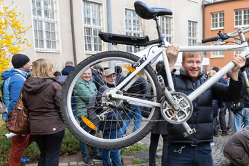 Dresden: Ansturm auf Rathaus-Auktion: Dresden versteigert Fahrräder
