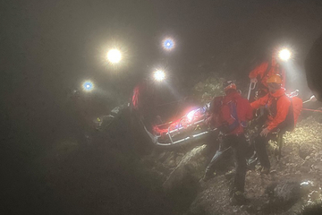 Zwölf Stunden bei Nacht und Nebel: Bergwacht rettet abgestürzten Mann zu Fuß