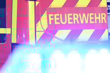 Sofa brennt: Mehrfamilienhaus muss evakuiert werden