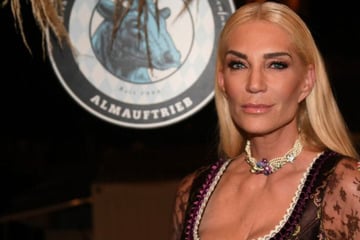 "Es scheppert in der Kiste": Model Sarah Kern packt über "OnlyFans"-Erfahrungen aus