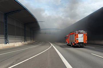 Hamburg: Feuer im Autobahntunnel führt zu Vollsperrung auf der A7: Eine Person verletzt