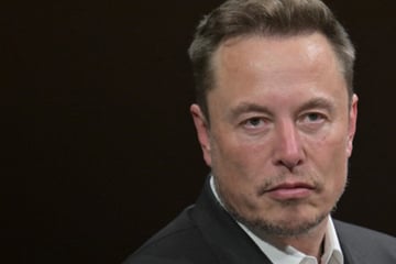 Elon Musk: Elon Musk: Meine Tochter
                              ist Kommunistin und bekam eine
                              Gehirnwsche