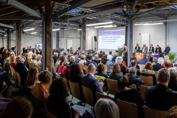 Chemnitz: Schauspielhaus-Debatte: Was Chemnitzer wissen wollten