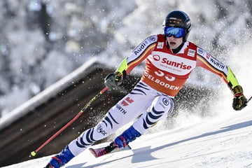 Schreckmoment beim Ski Alpin! Kameradrohne stürzt hinter Deutschem ab