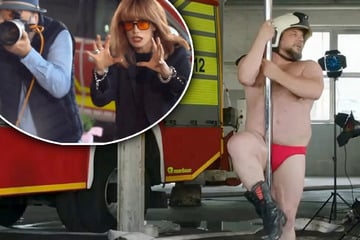 Sächsische Feuerwehrmänner plötzlich nackt vor Barbara Schöneberger