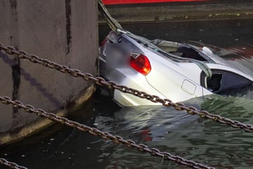 BMW macht sich selbstständig und rollt in den Rhein