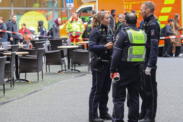 Angriff auf offener Straße in Wuppertal: Mann mit spitzem Gegenstand am Hals verletzt