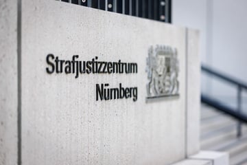 Nach Feierabend zum Tresor: Ex-Polizeiangestellte bedient sich in Asservatenkammer