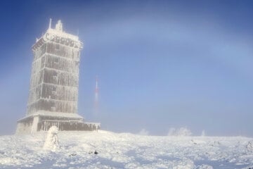 "Seltenes Phänomen": Nebelbogen über dem Brocken