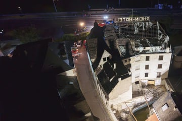 Abrissreifes Hotel in Rheinland-Pfalz teilweise eingestürzt