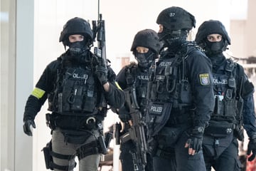 Frankfurt: Großeinsatz in Frankfurter Einkaufszentrum: Polizei wertet Videomaterial aus