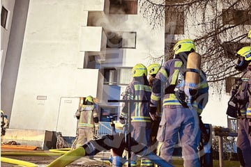 Berlin: Hochhausbrand in Spandau: Bewohner springt in Panik vom Balkon