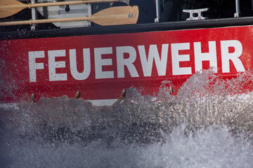 Einsatz auf der Elbe: Feuerwehr kann Person nur noch tot bergen