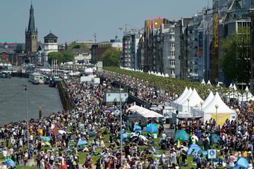 Polizei stellt klar: Das hat auf dem Japan-Tag in Düsseldorf nichts zu suchen