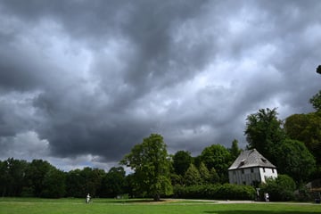 Regenschirm statt Sonnenbrille: NRW startet nass ins Wochenende