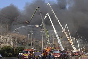 Mega-Feuer in Autoteilefabrik: Mindestens elf Arbeiter sterben