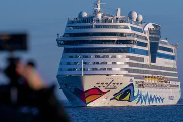 Premiere für "AIDAmar": Kreuzfahrtschiff fährt zum Karneval