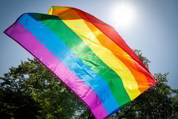 Bunt und politisch: 300 Menschen beim Christopher Street Day in Nordhausen