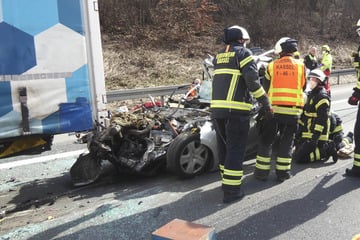 Unfall A7: Schwerer Unfall auf der A7: Mutter und Sohn sterben, Tochter schwer verletzt!