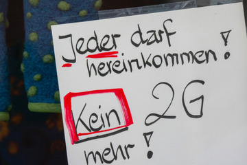 Eltern und Lehrer sind sauer: Ist "Laufen lassen" die neue Corona-Devise in Bayern?