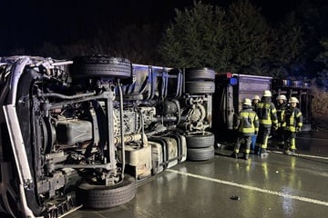 Unfall A3: Vollsperrung auf A3 bei Köln: Strecke nach Lkw-Unfall wieder frei