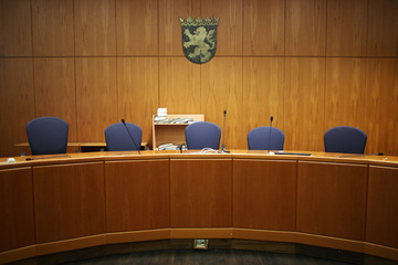 Er wollte, dass seine Schwester Job bei der AWO bekommt: Ex-Mitarbeiter der Stadt Frankfurt angeklagt