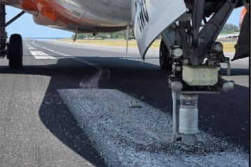Drama bei der Landung: Flugzeug rutscht ohne Vorderrad über den Asphalt