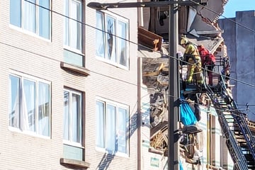 Haus-Explosion mit einem Toten: Helfer suchen in Trümmern nach Überlebenden