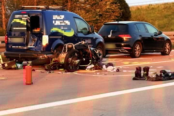 Unfall A24: A24 nach Unfall stundenlang dicht: Biker lebensgefährlich verletzt