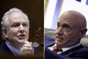 Mark Kelly calls for investigation into Trump's boat strikes as Chris Van Hollen warns of war crimes