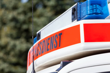 Mercedes erfasst Bauarbeiter in Chemnitz: Mann schwer verletzt