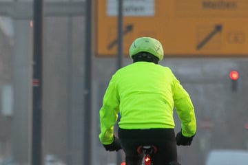 Dresden: Mit ordentlich Speed unterwegs: Einsatzkräfte stoppen getuntes Fahrrad auf der Flügelwegbrücke