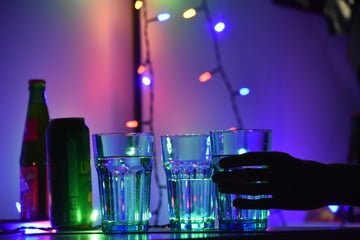 Jugendliche geht es auf Festival schlagartig schlecht - K.-o.-Tropfen im Spiel?