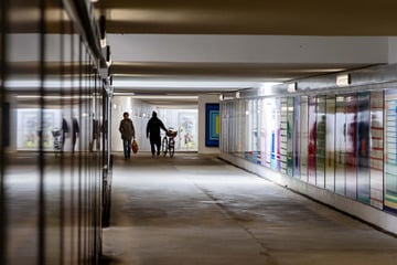 Fußball-Fan überfallen und ausgeraubt: Polizei sucht Zeugen